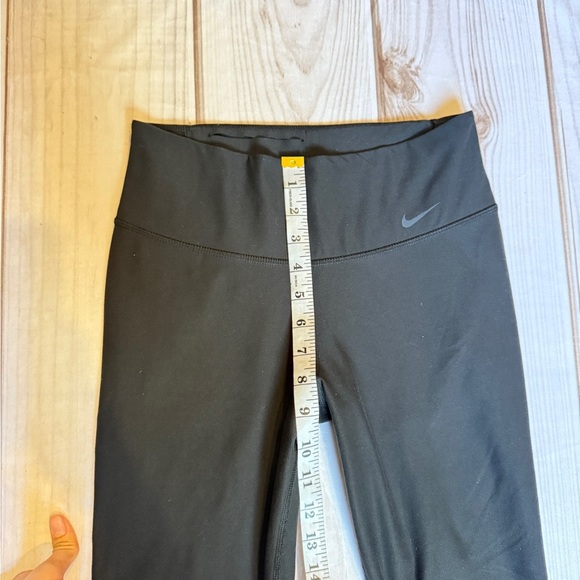 Nike Jet Black Active Leggings - Picture 3 of 4